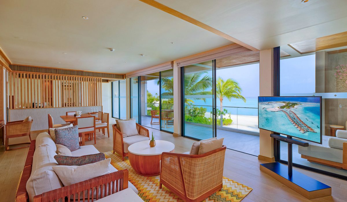 Beach Residence with Private Pool (2-4 sovrum)